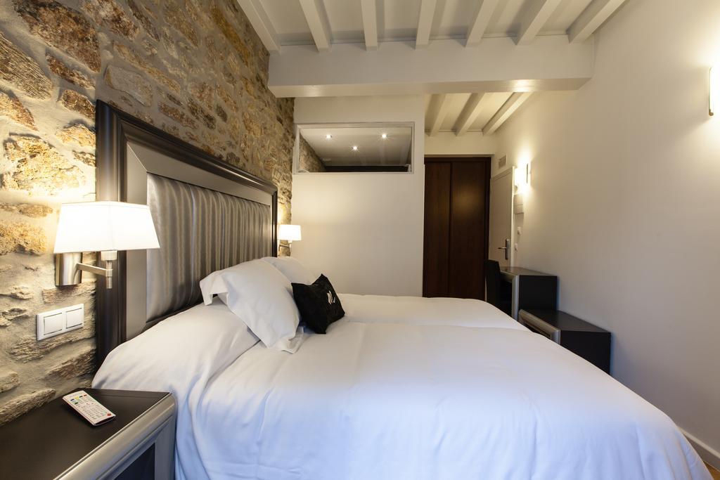 Hotel Montenegro Compostela 산티아고데콤포스텔라 외부 사진