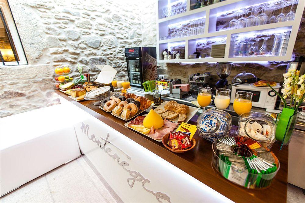 Hotel Montenegro Compostela 산티아고데콤포스텔라 외부 사진