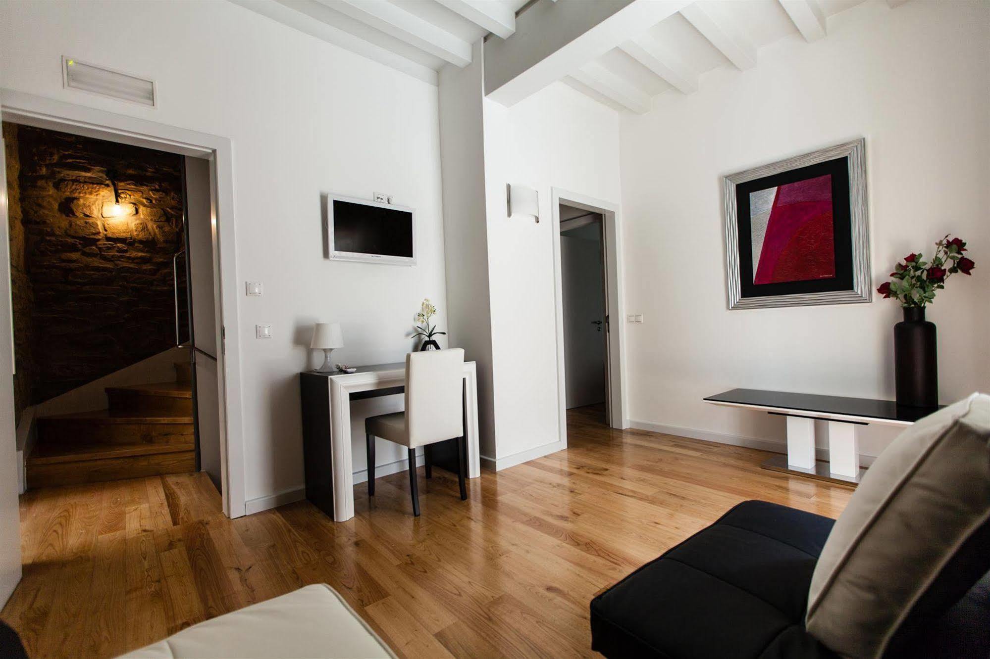 Hotel Montenegro Compostela 산티아고데콤포스텔라 외부 사진