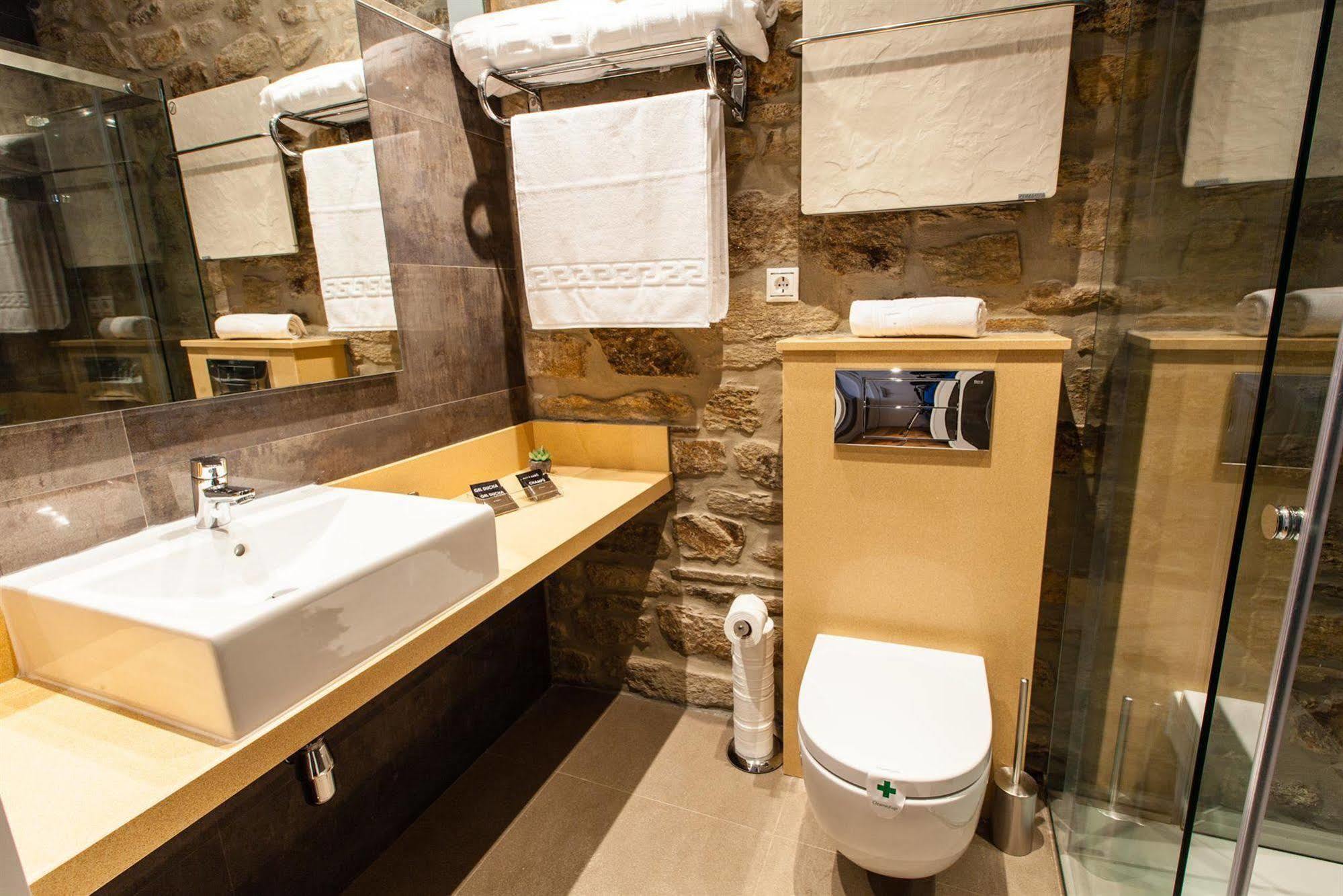 Hotel Montenegro Compostela 산티아고데콤포스텔라 외부 사진