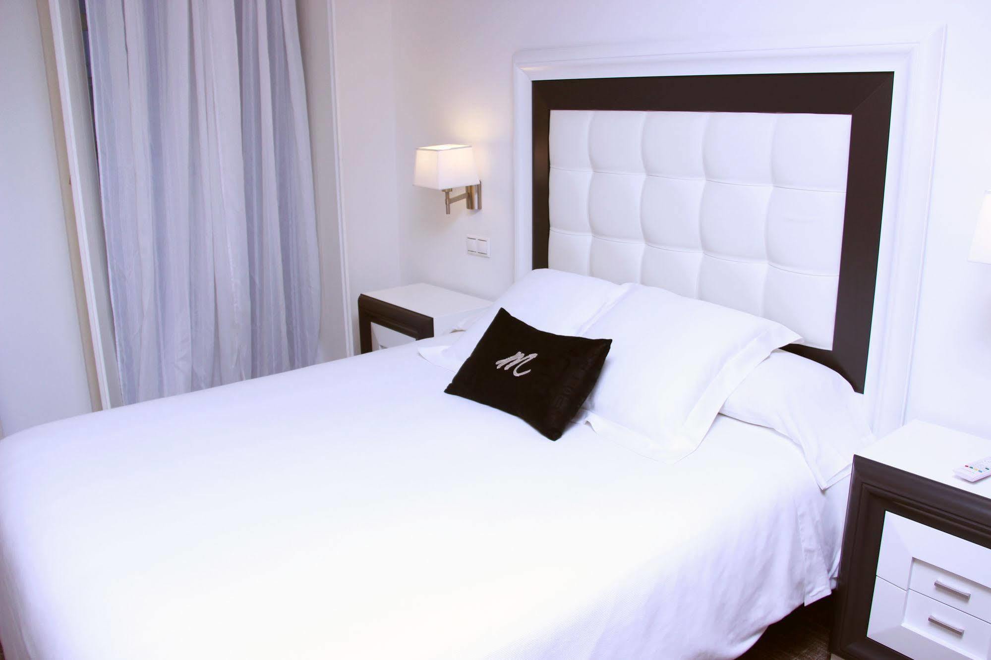 Hotel Montenegro Compostela 산티아고데콤포스텔라 외부 사진